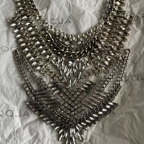 Statement piece necklace - Picture 2 of 3